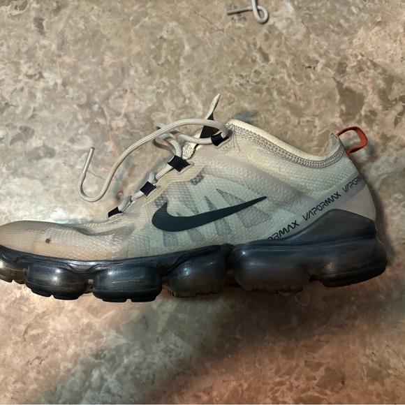 Nike Vapormax size 10 - Picture 4 of 4